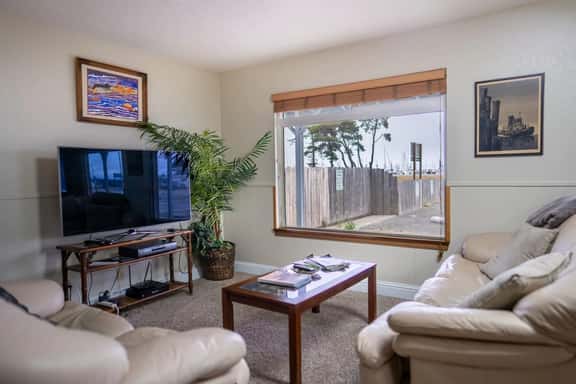 Harbor View Breeze (Apt 1) - Image 1